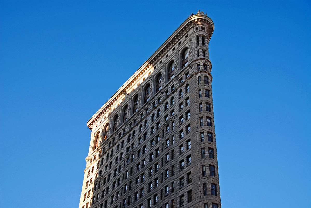 02-05 The Flatiron Building From The Side In New York Madison Square Park